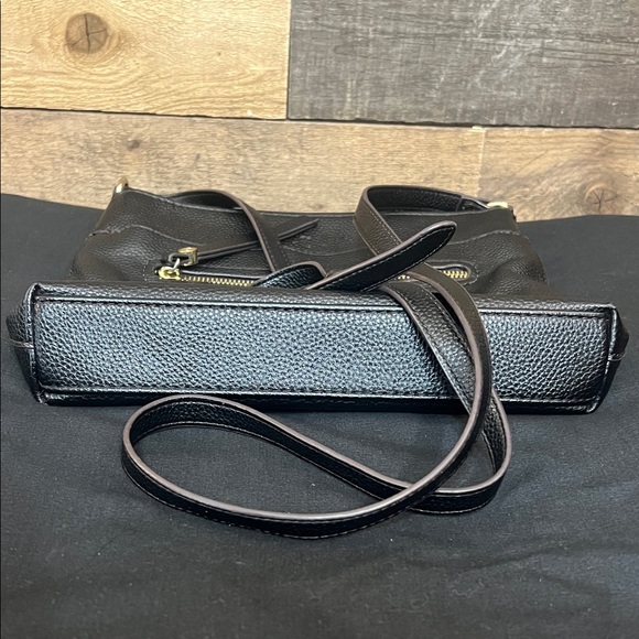 Liz Claiborne Black Crossbody Bag - Picture 15 of 16